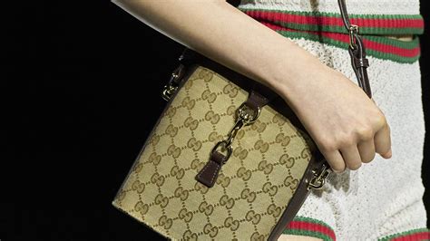 gucci classifica lusso|Gucci e Prada sono i brand di lusso più forti secondo Interbrand.